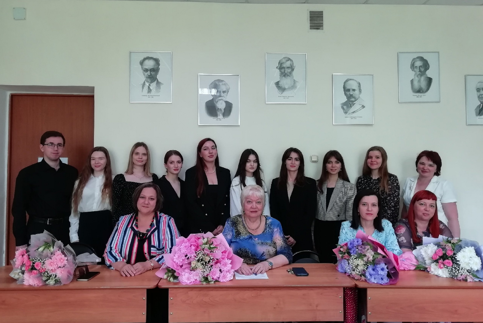 Поздравляем студентов пятого курса с защитой выпускных квалификационных работ!